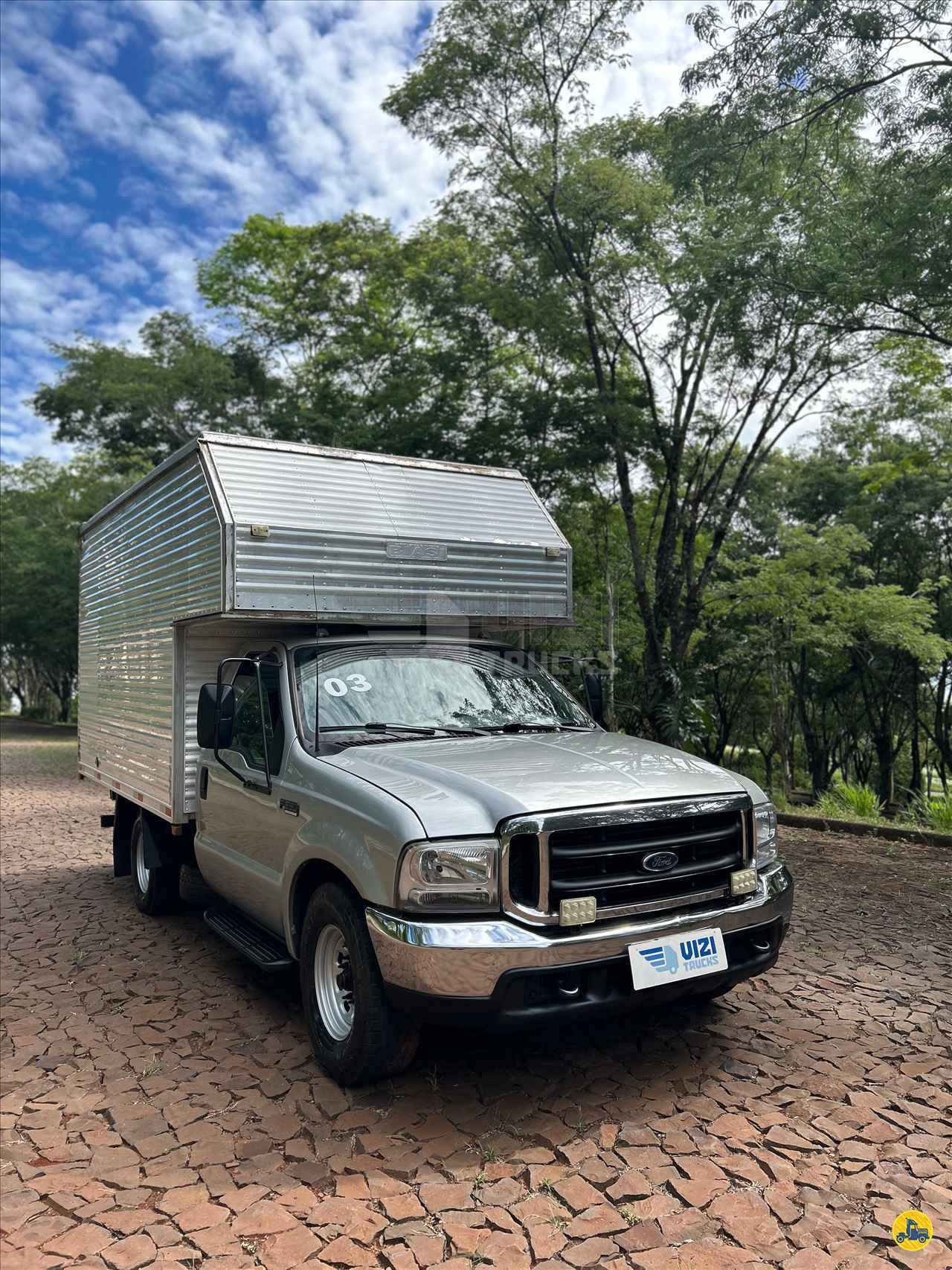 CAMINHAO FORD F350 Baú Furgão 3/4 4x2 Vizi Trucks DOIS VIZINHOS PARANÁ PR